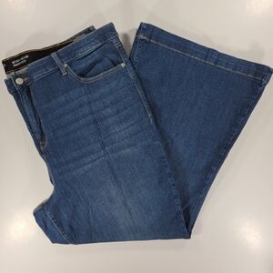 NWT TORRID SKY HIGH A-LINE FLARE PREMIUM STRETCH WOMENS JEANS 28R 48x31 Regular